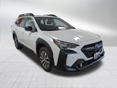 Used 2025 Subaru Outback Premium image 7
