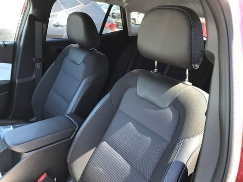 Used 2025 Chevrolet Trax LT image 5