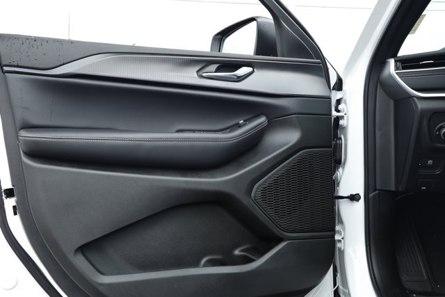New 2027 Jeep Grand Cherokee Laredo X RWD image 22