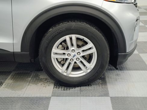 Used 2023 Ford Explorer XLT w/ Equipment Group 202A image 13