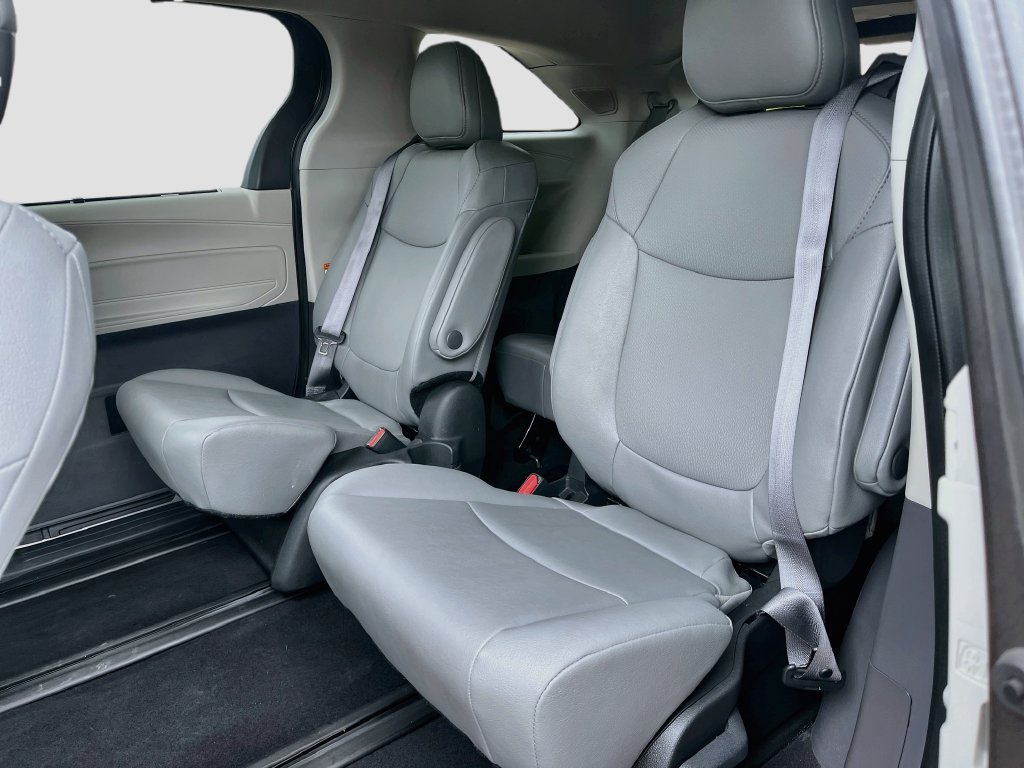 Used 2025 Toyota Sienna XLE w/ XLE Plus Package AWD/4WD image 25