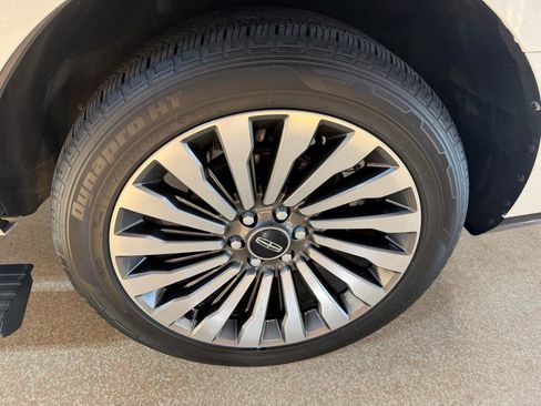 Used 2018 Lincoln Navigator Reserve w/ Technology Package image 72