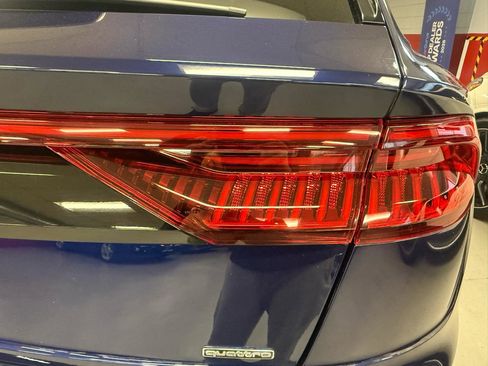 Used 2022 Audi Q8 Prestige w/ Prestige Package AWD/4WD image 11