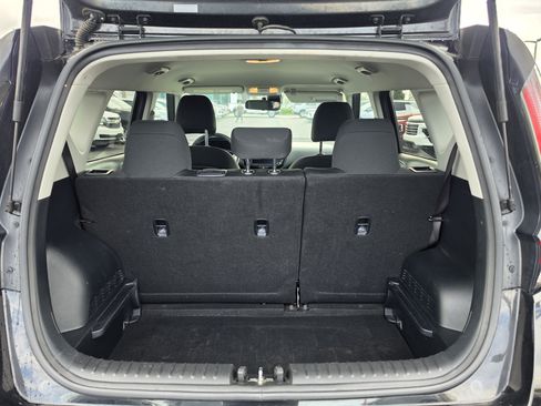 Used 2024 Kia Soul LX w/ Option Group 015 FWD image 6