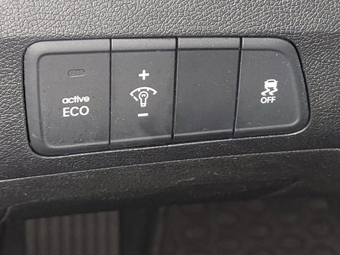 Used 2012 Hyundai Elantra Limited image 18