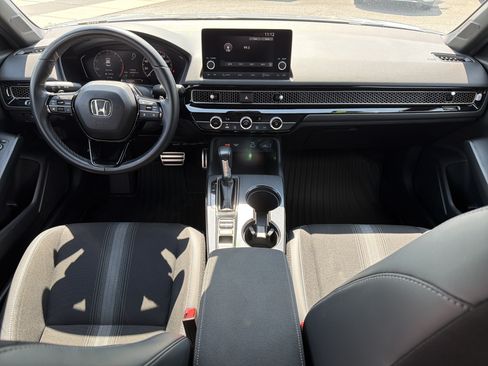 Used 2024 Honda Civic Sport image 4