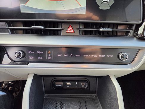 Used 2024 Kia Sportage EX image 22
