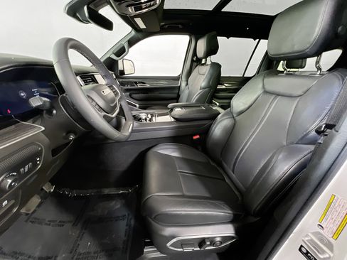 Used 2022 Jeep Wagoneer Series II w/ Convenience Group I image 22