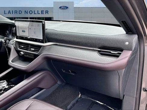 New 2026 Ford Explorer Platinum image 30