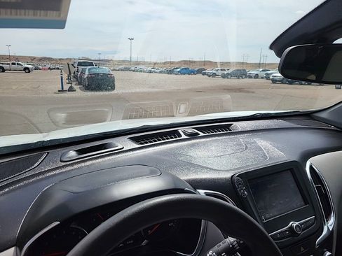 Used 2020 Chevrolet Equinox LT image 8