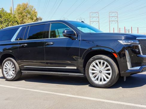 Used 2023 Cadillac Escalade ESV Luxury RWD image 6