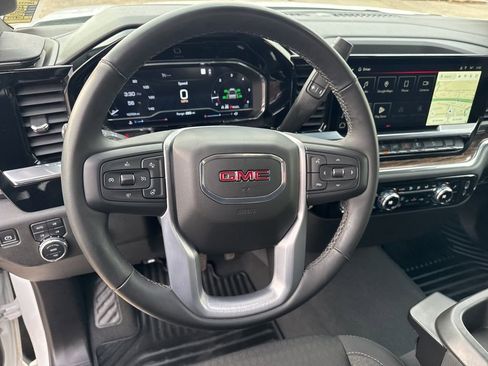 Used 2023 GMC Sierra 1500 SLE w/ X31 Off-Road Package image 11