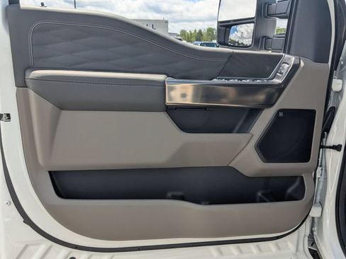 Used 2026 Ford F250 Platinum w/ Platinum Plus Package AWD/4WD image 9