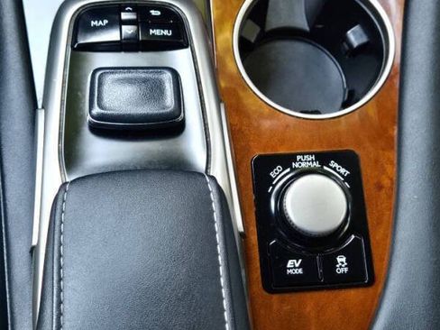 Used 2018 Lexus RX 450hL Premium w/ Premium Package AWD/4WD image 21