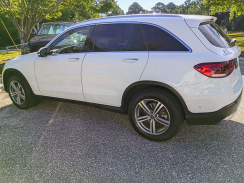 Used 2022 Mercedes-Benz GLC 300 image 2