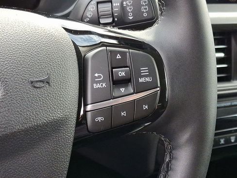 Used 2025 Ford Escape SE image 23