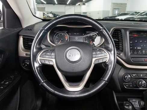 Used 2016 Jeep Cherokee Limited AWD/4WD image 8
