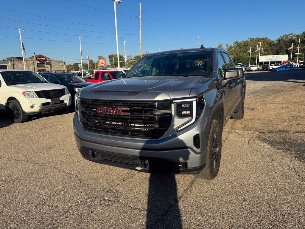 Used 2024 GMC Sierra 1500 Elevation AWD/4WD image 3