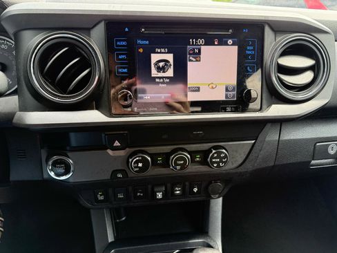 Used 2019 Toyota Tacoma TRD Sport w/ Technology Package RWD image 30