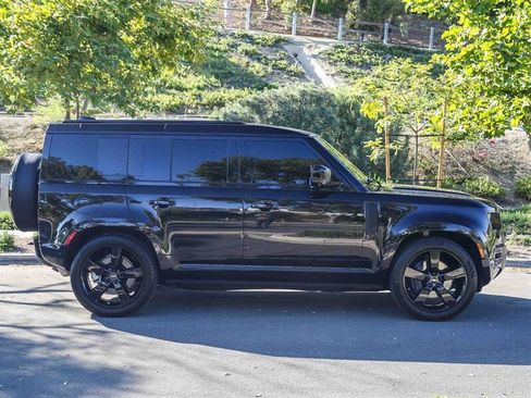 Used 2025 Land Rover Defender 110 X-Dynamic SE AWD/4WD image 7