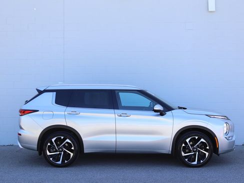 Used 2022 Mitsubishi Outlander SEL AWD/4WD image 33