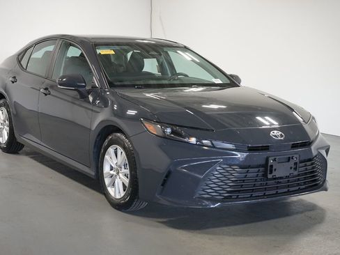 Certified 2025 Toyota Camry LE image 3