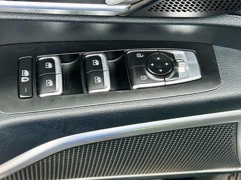 Certified 2025 Kia Telluride S FWD image 18
