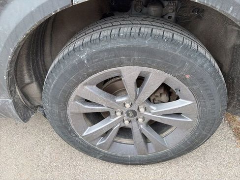 Used 2023 Ford Explorer XLT w/ Equipment Group 202A image 12