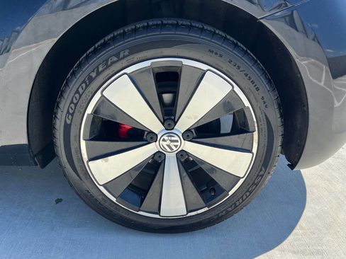 Used 2014 Volkswagen Beetle R-Line FWD image 24