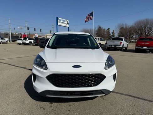 Used 2022 Ford Escape SE image 3