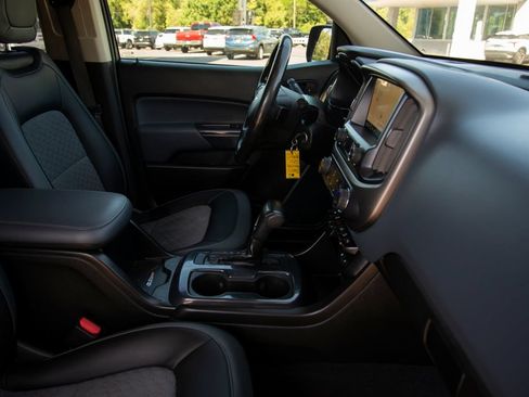 Used 2021 Chevrolet Colorado Z71 AWD/4WD image 17