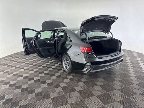 Used 2022 Kia Forte LXS FWD image 16