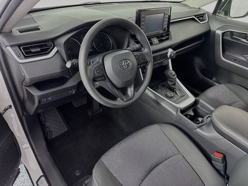 Used 2020 Toyota RAV4 XLE image 9