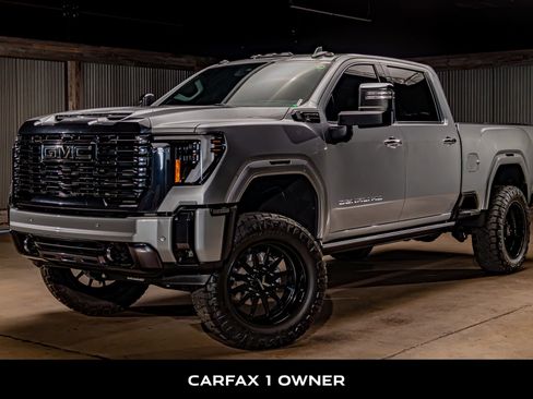 Used 2024 GMC Sierra 3500 Denali Ultimate AWD/4WD image 5