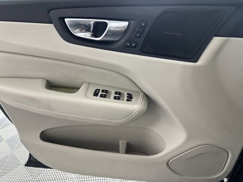 Used 2023 Volvo XC60 B5 Ultimate w/ Protection Package Premier FWD image 29