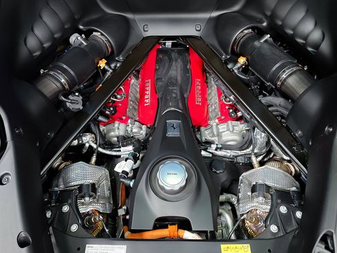 Used 2021 Ferrari SF90 Stradale image 4