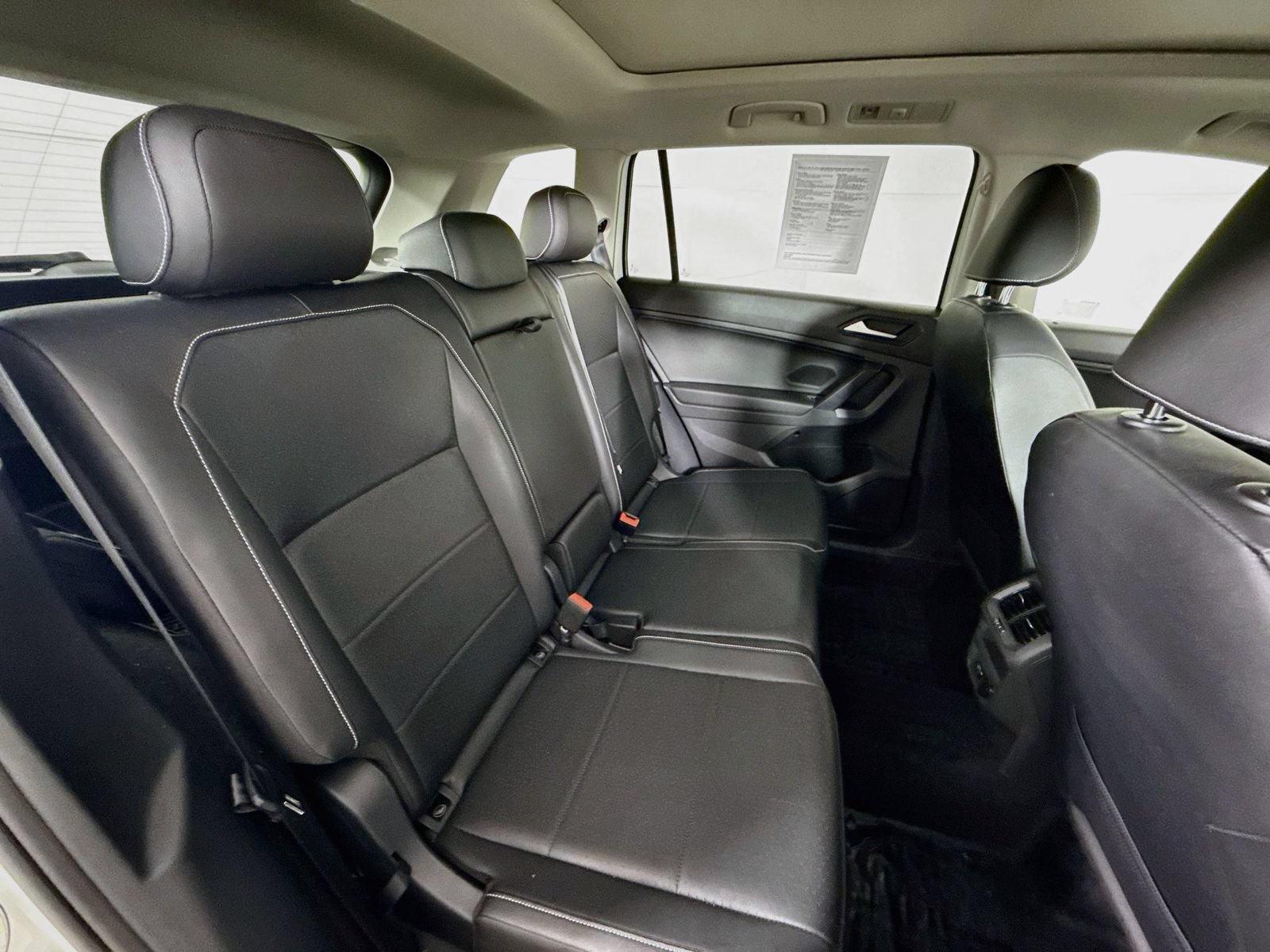Used 2021 Volkswagen Tiguan SEL AWD/4WD image 26