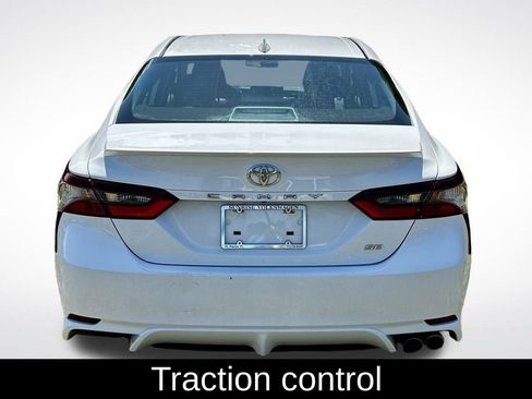 Used 2023 Toyota Camry SE image 5