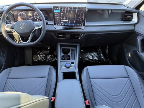 New 2026 Volkswagen Tiguan SE image 8