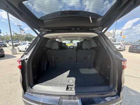 Certified 2020 Chevrolet Traverse Premier w/ LPO, Floor Liner Package AWD/4WD image 27