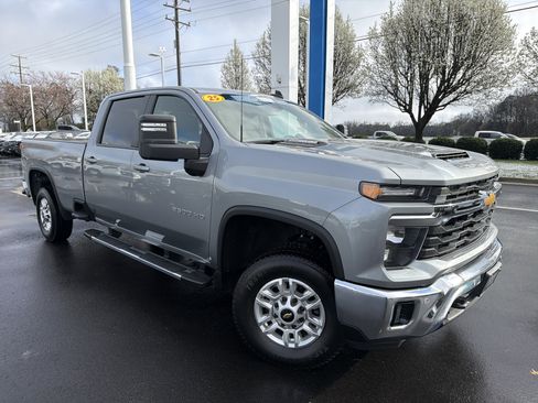 Used 2025 Chevrolet Silverado 2500 LT w/ Safety Package image 2