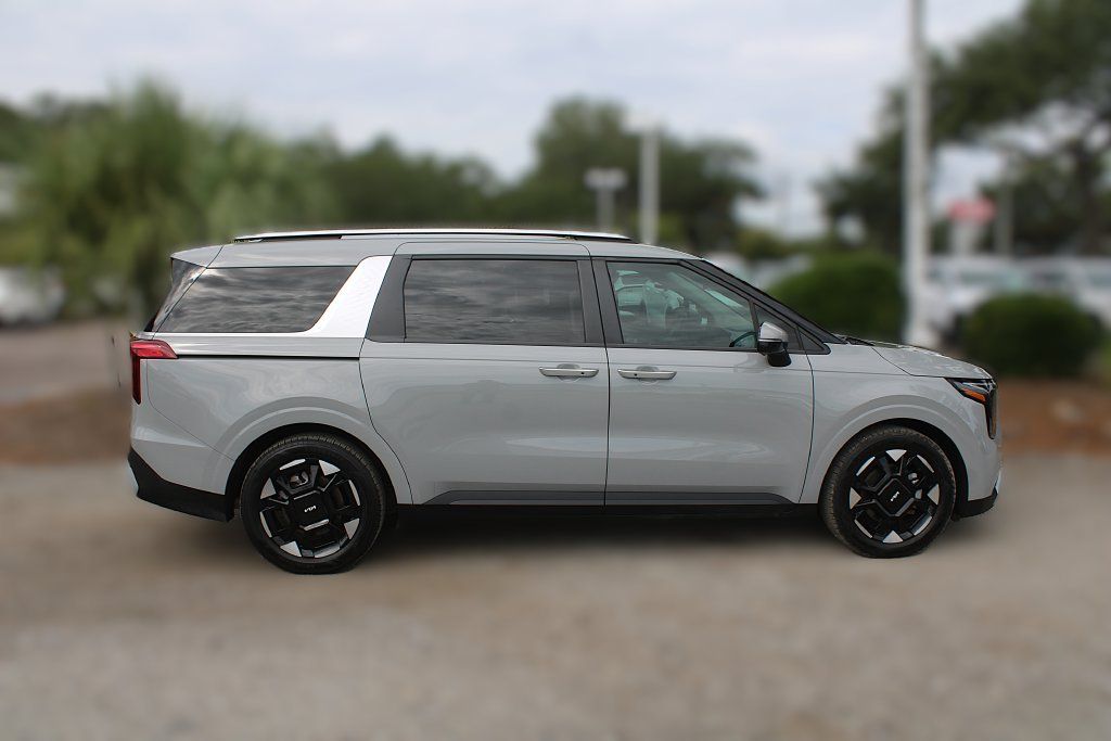 Certified 2025 Kia Carnival EX FWD image 5
