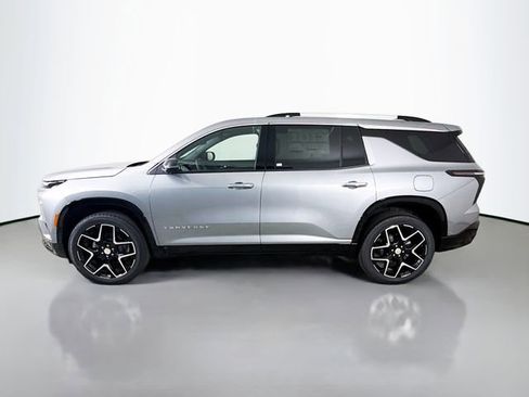 New 2026 Chevrolet Traverse High Country w/ LPO, Floor Liner Package AWD/4WD image 4
