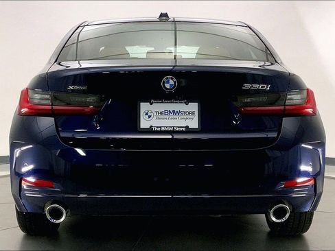 Certified 2024 BMW 330i xDrive Sedan w/ Convenience Package image 3