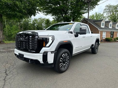 Used 2025 GMC Sierra 2500 Denali Ultimate AWD/4WD image 3