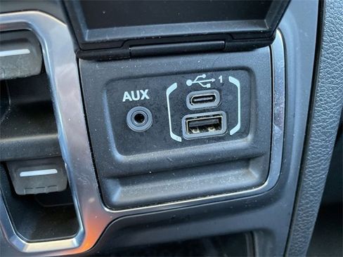 Used 2021 Jeep Gladiator Willys image 26