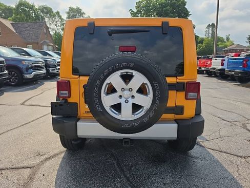 Used 2012 Jeep Wrangler Unlimited Sahara w/ Dual Top Group AWD/4WD image 6