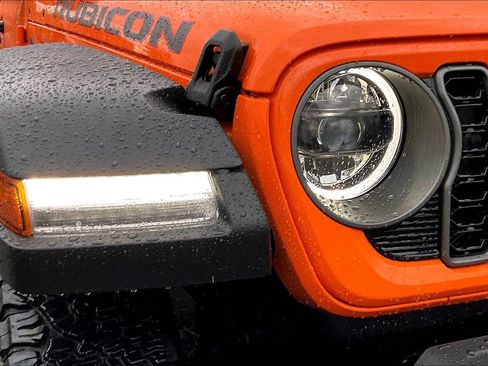 Certified 2025 Jeep Wrangler Rubicon w/ Safety Group image 24