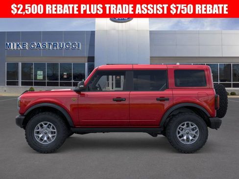 New 2025 Ford Bronco Badlands image 3