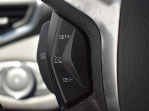 Used 2013 Ford C-MAX SEL FWD image 19